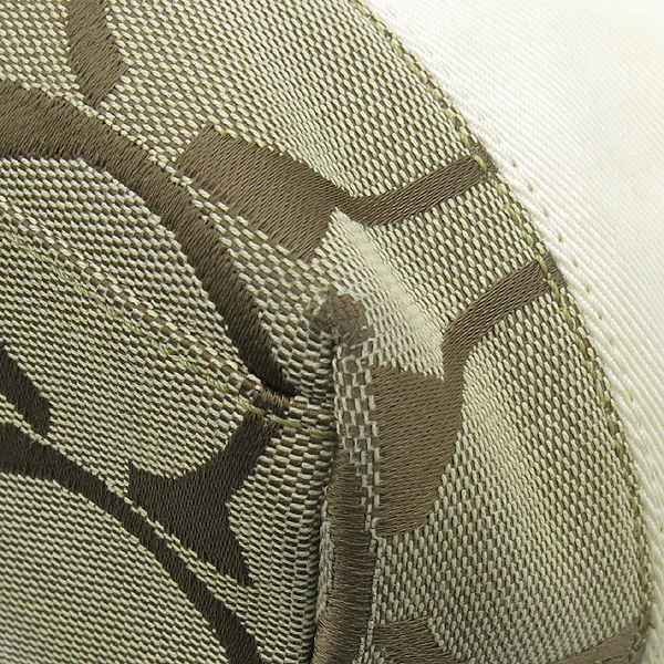 Coach(��ġ) F13548 �ñ״�ó �ڰ��� ���̺������� ȥ�� �ٰ� ����� �̹���4 - ���̺��� �߰���ǰ