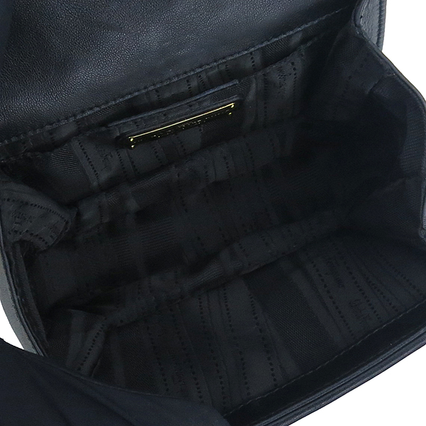 Ferragamo(��󰡸�) 21 E138 �������� ����ΰ� �ٶ� ������� �̴� ü�� ũ�ν��� �̹���6 - ���̺��� �߰���ǰ