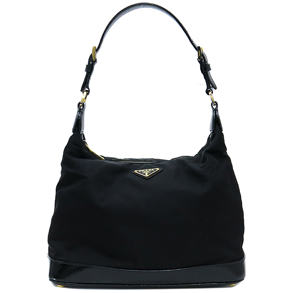 �����  �����