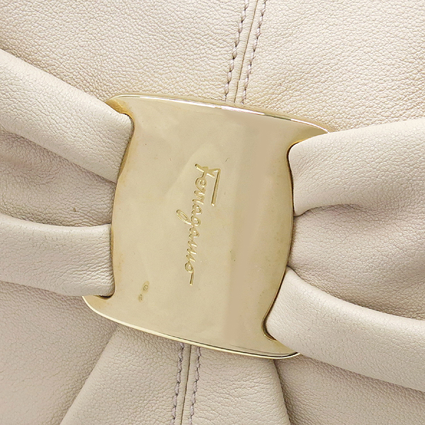 Ferragamo(��󰡸�) 21 C337 ���������� �Ÿ� ���� �ٶ���� ȣ�� ����� [�뱸�ݿ��纻��] �̹���4 - ���̺��� �߰���ǰ