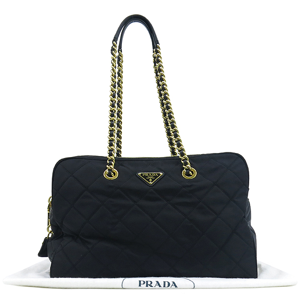 �����  �����