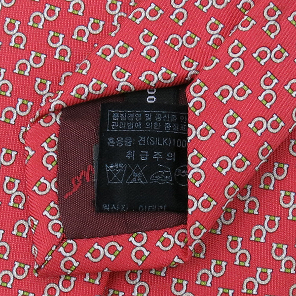 Ferragamo(��󰡸�) 100% ��ũ ��Ÿ�� �̹���5 - ���̺��� �߰���ǰ