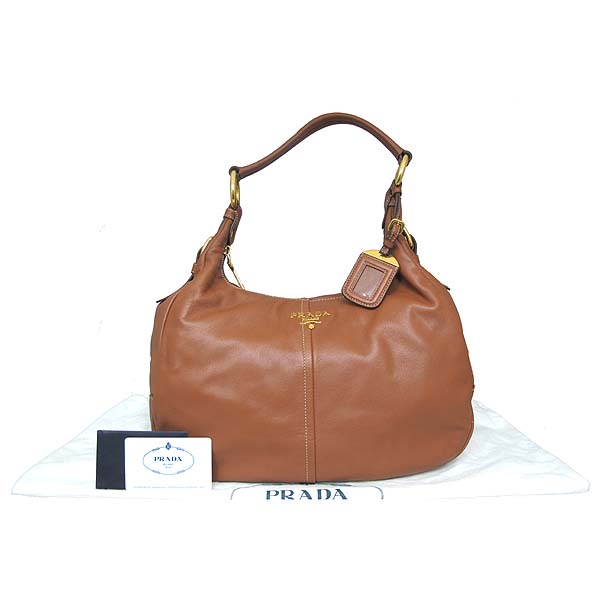 �����  �����