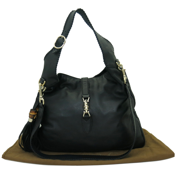 ����  �����