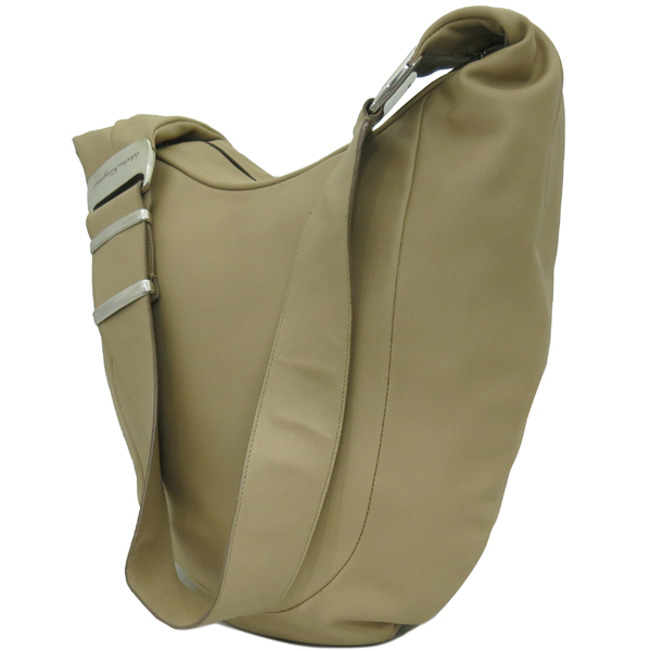 Ferragamo(��󰡸�) 21 D833 ������ ���� ȣ�� ����� [�λ꼾�Һ���] �̹���3 - ���̺��� �߰���ǰ