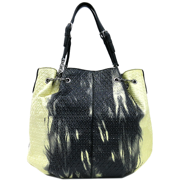 ����  �����