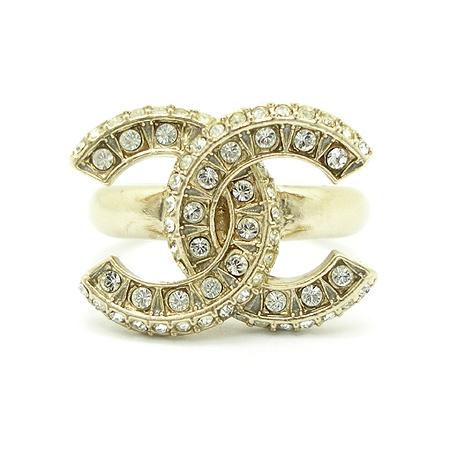 ����  ����