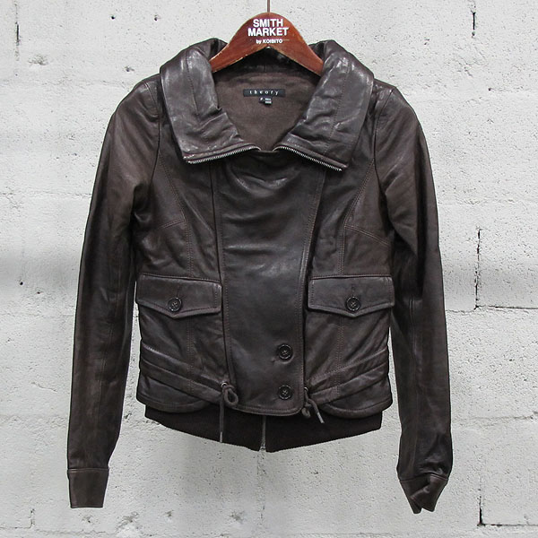 ��  ��������