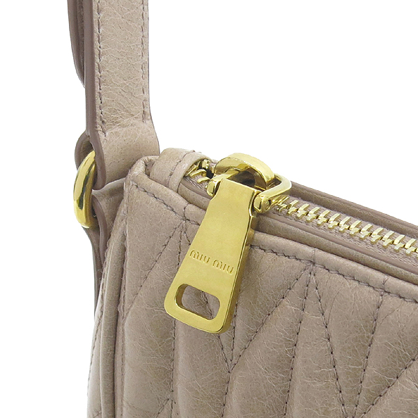 MiuMiu(�̿�̿�) RR1937 ���ڷ� ���� TRAPU ���� ������ ����� �̹���5 - ���̺��� �߰���ǰ