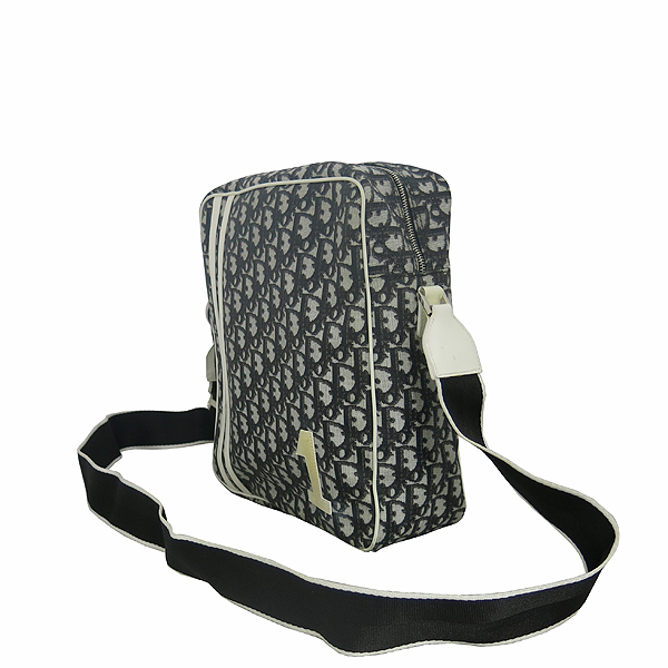 Dior(ũ����î���) �ΰ� ��� PVC ũ�ν��� [���빮��] �̹���2 - ���̺��� �߰���ǰ