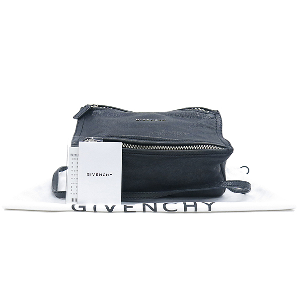 ����� �ǵ��� �̴� ũ�ν��� 