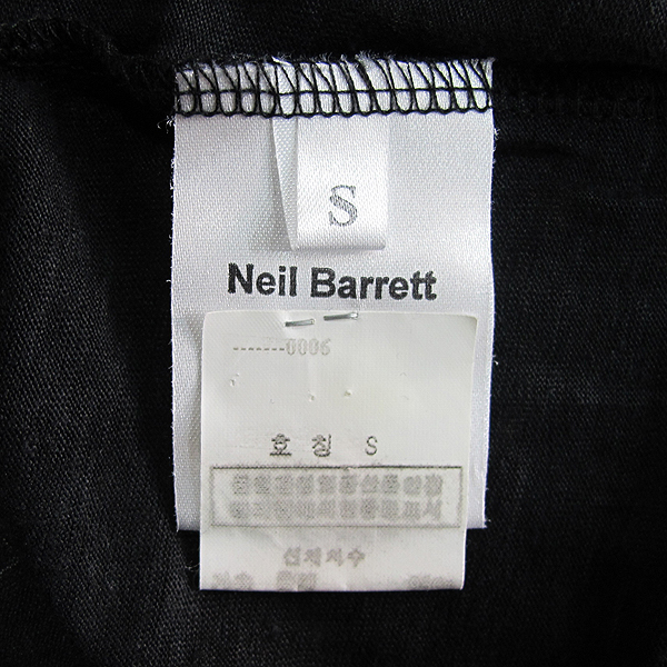 NEIL BARRETT(�ҹٷ�) BJE82 ���� ��Ƽ�� ������ ���̳� ���� Ƽ���� [���빮��] �̹���4 - ���̺��� �߰���ǰ