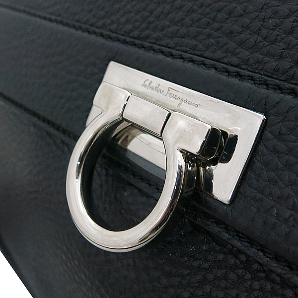 Ferragamo(��󰡸�) 21 A871 ���� ��ġ�� �ΰ� ��� ���Ǿ�  ���� ���� ��Ʈ�� + ��� ��Ʈ�� [�λ꼾�Һ���] �̹���4 - ���̺��� �߰���ǰ