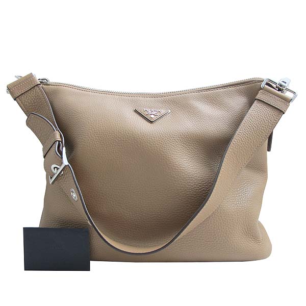 �����  �����