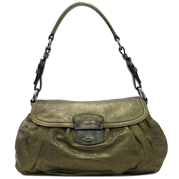 �����  �����