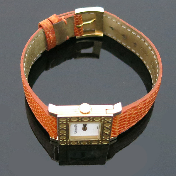 Dior(ũ����î���) D60-159 ���� �簢������ ������ ���׹�� ������ �ð� [�λ꼾�Һ���] �̹���2 - ���̺��� �߰���ǰ