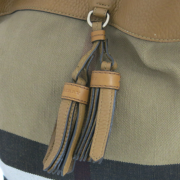 Burberry(������) 3982937 �Ͽ콺 üũ �׽� ��� �ֽ��� ȣ�� 2WAY [���빮��] �̹���3 - ���̺��� �߰���ǰ