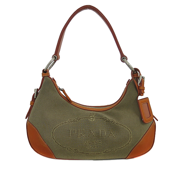 �����  �����