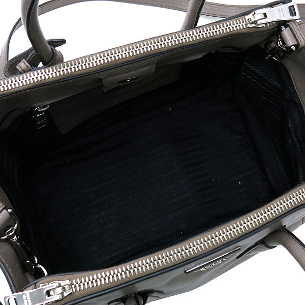 Prada(�����) GLACE CALF ���� �ΰ� ���� ������ ������ ��Ʈ�� + ��� ��Ʈ�� 2WAY �̹���6 - ���̺��� �߰���ǰ