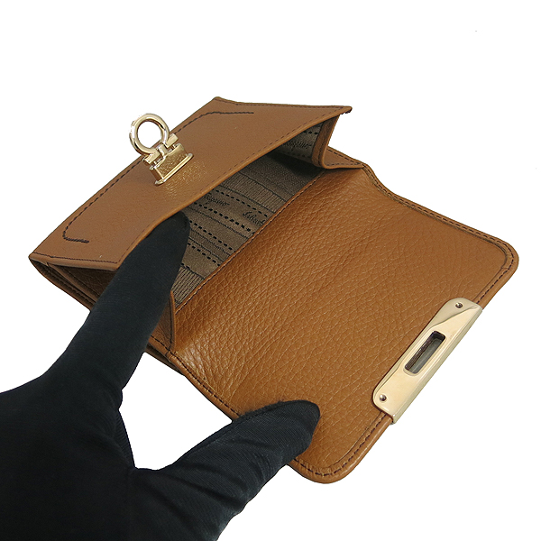 Ferragamo(��󰡸�) 22 B601 ���� ���� ���� ��ġ�� �ΰ� ������ [���빮��] �̹���4 - ���̺��� �߰���ǰ