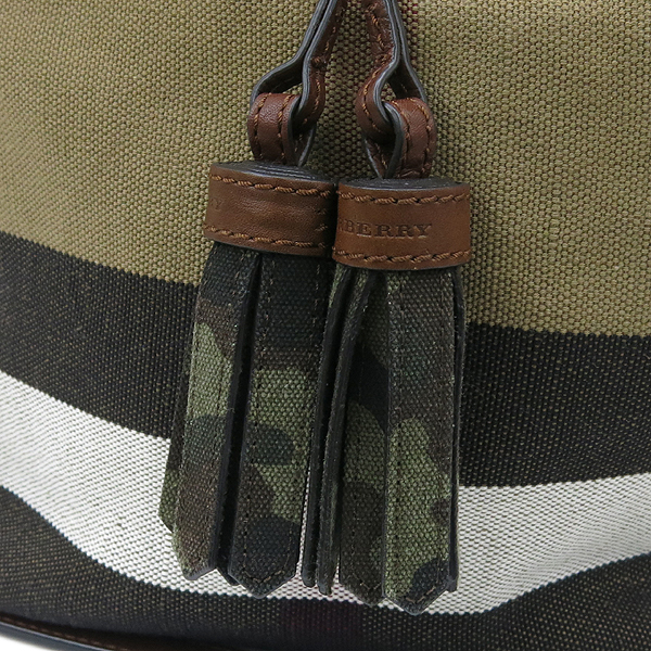 Burberry(������) 39921891 ���ܳ� �Ͽ콺üũ �к긯 ȣ�� 2WAY + ���� �Ŀ�ġ �̹���4 - ���̺��� �߰���ǰ