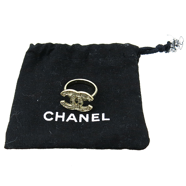 ����  ����