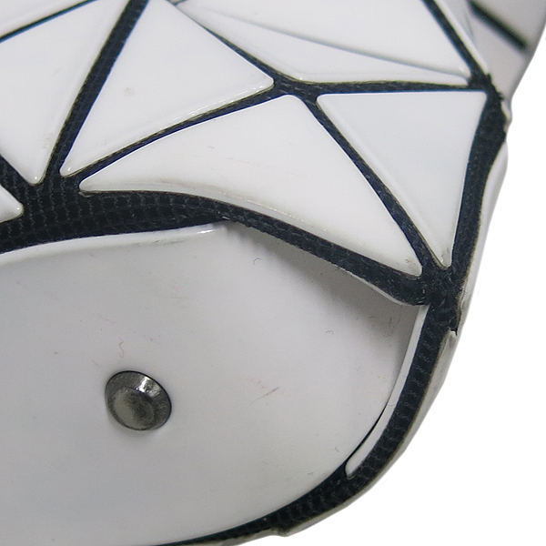 ISSEY MIYAKE(�̼��̹̾���) BAOBAO �ٿ��ٿ� ȭ��Ʈ ������ ũ�ν��� [���빮��] �̹���4 - ���̺��� �߰���ǰ