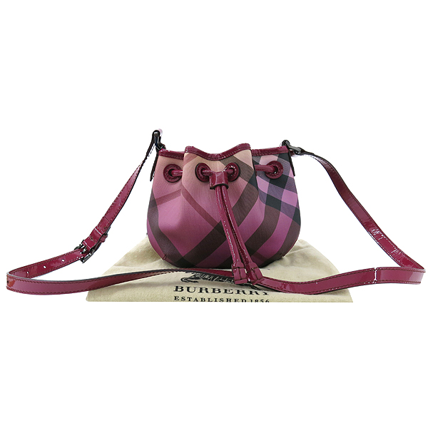 ������  �����