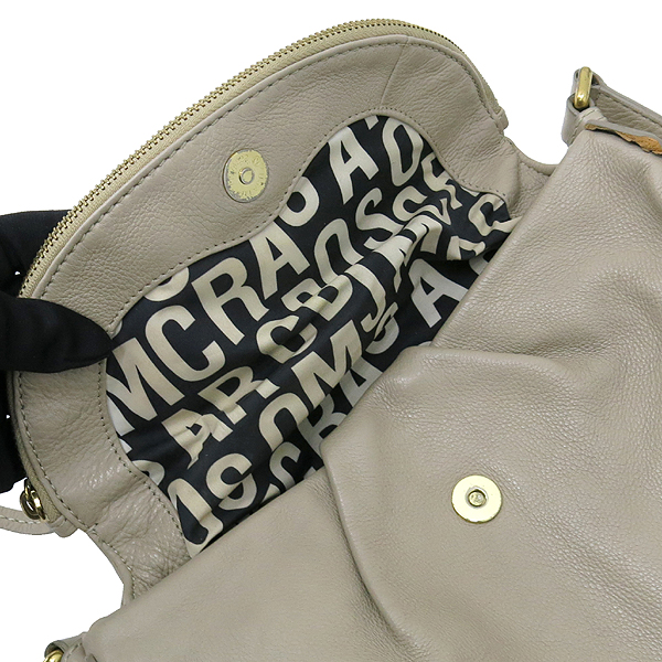 Marc_by Marc Jacobs(��ũ���̸�ũ�����߽�) ������ ���� ���� �簢�÷���Ʈ �ΰ� ��� ũ�ν��� [��������] �̹���6 - ���̺��� �߰���ǰ