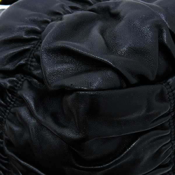 Prada(�����) BN1336 NAPPA GAUFRE NERO ����Ų ���� ������ ����ΰ� ��Ʈ�� + �����Ʈ�� 2WAY �̹���6 - ���̺��� �߰���ǰ