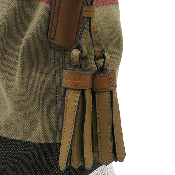 Burberry(������) 39829331 SUSANNA(���ܳ�) �̴ϻ����� �Ͽ콺üũ �к긯 ȣ�� 2WAY + ���� �Ŀ�ġ �̹���5 - ���̺��� �߰���ǰ