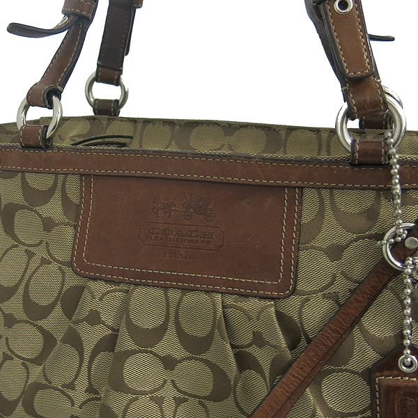 Coach(��ġ) 12729 �ñ״�ó �ڰ��� ����� [���빮��] �̹���3 - ���̺��� �߰���ǰ