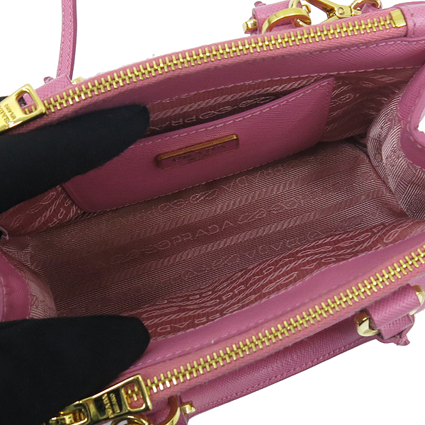 Prada(�����) 1BH907 SAFFIANO LUX (���ǾƳ� ����) �̴� ��Ʈ�� + ũ�ν� ��Ʈ�� �̹���6 - ���̺��� �߰���ǰ