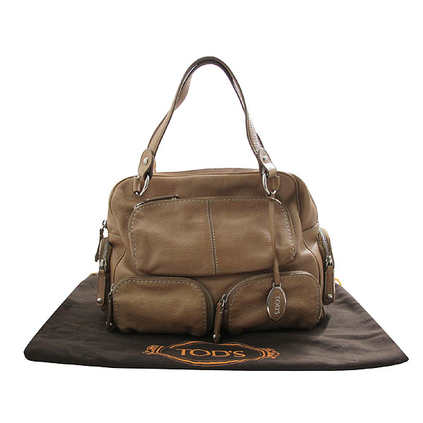 ����  �����