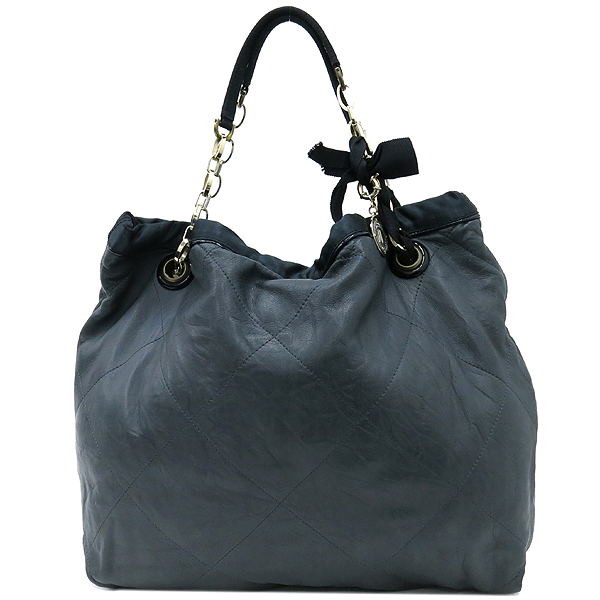 ����  �����