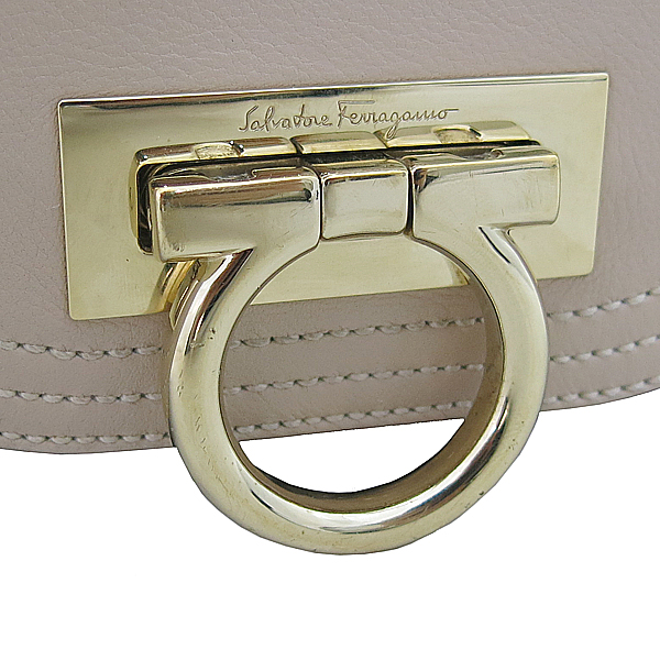 Ferragamo(��󰡸�) 21 4887 ����Ʈ������ ���� �����̵� ȥ�� ��ġ�� ����ΰ� �� ��� �̴� ����� [�λ꼾�Һ���] �̹���3 - ���̺��� �߰���ǰ