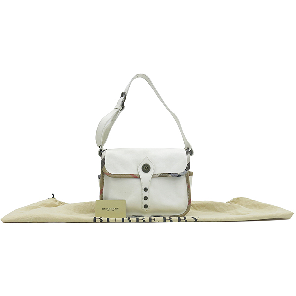 ������  �����