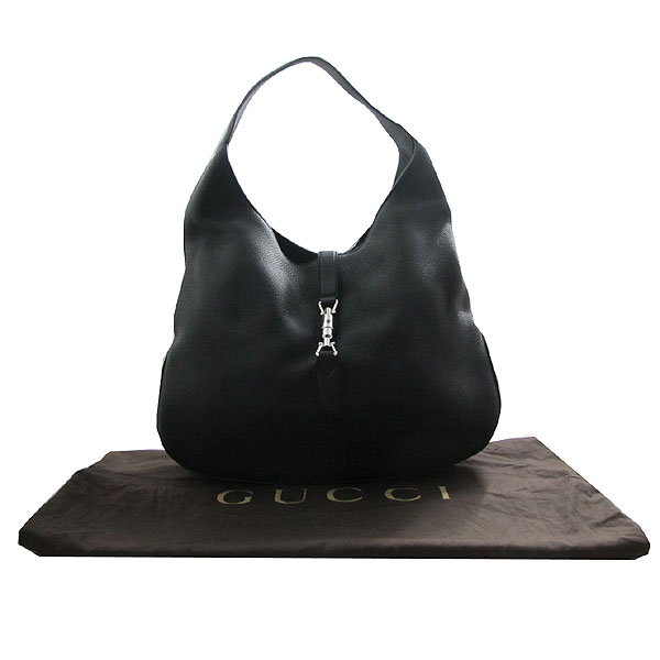 ����  �����