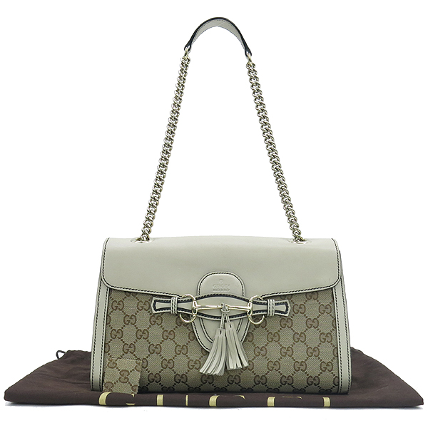 ����  �����