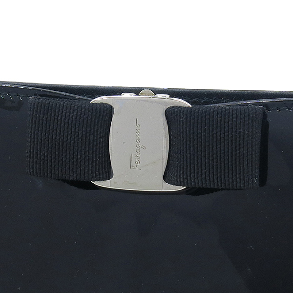 Ferragamo(��󰡸�) 22 B047 ���� ���� ���̴�Ʈ ü�� Ŭ��ġ �� ����� �̹���3 - ���̺��� �߰���ǰ