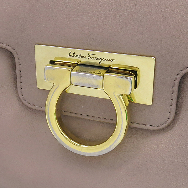 Ferragamo(��󰡸�) 21 D479 ���� ��ġ�� ��Ŭ �ε���ũ �÷� ���� ü�� ����� �̹���3 - ���̺��� �߰���ǰ