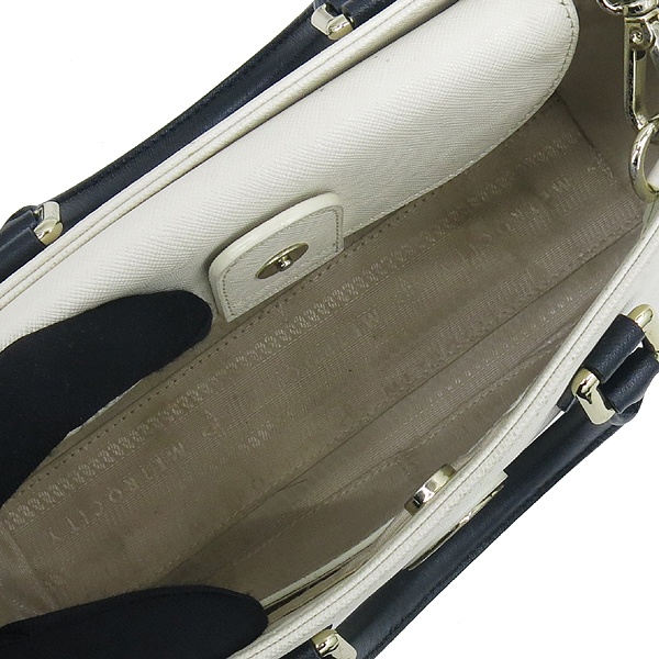 Metrocity(��Ʈ�ν�Ƽ) ���� �ΰ� ��� ���̺��� ���ǾƳ� ���� ��Ʈ�� + ��� ��Ʈ�� �̹���5 - ���̺��� �߰���ǰ