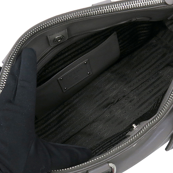 Prada(�����) BN2324 SOFT CALF ����Ʈ ī����Ų �׷��� ARGILLA  ����ΰ� ��Ʈ�� + �����Ʈ�� 2WAY �̹���5 - ���̺��� �߰���ǰ