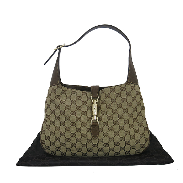 ����  �����