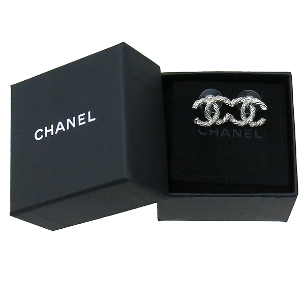 ����  �Ͱ���