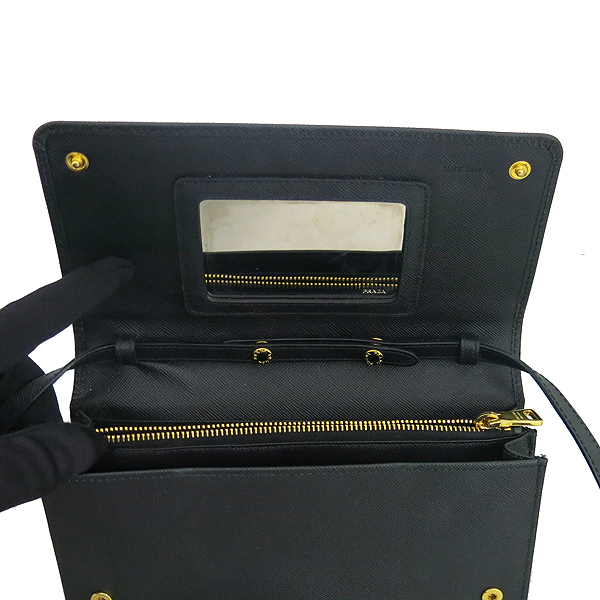 Prada(�����) 1M1361 SAFFIANO METAL NERO ���ǾƳ� ���� ���� �ΰ� Ŭ��ġ ���� ũ�ν��� [���빮��] �̹���3 - ���̺��� �߰���ǰ