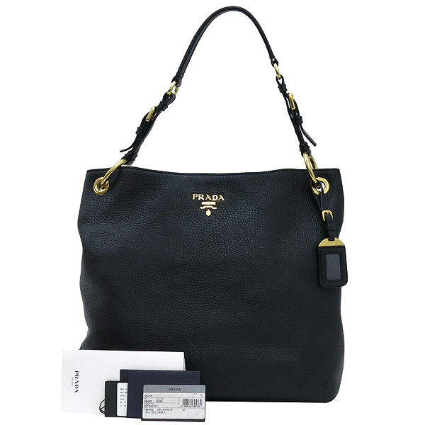 �����  �����