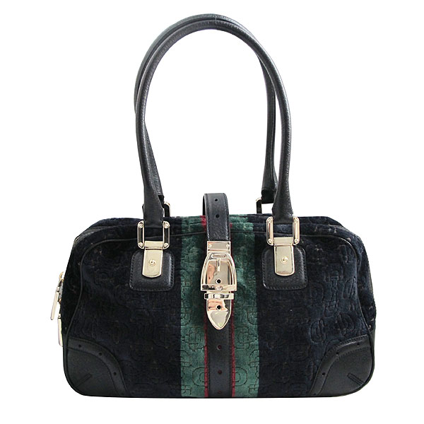 ����  �����