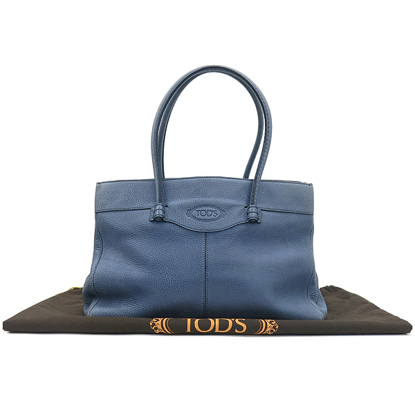 ����  �����