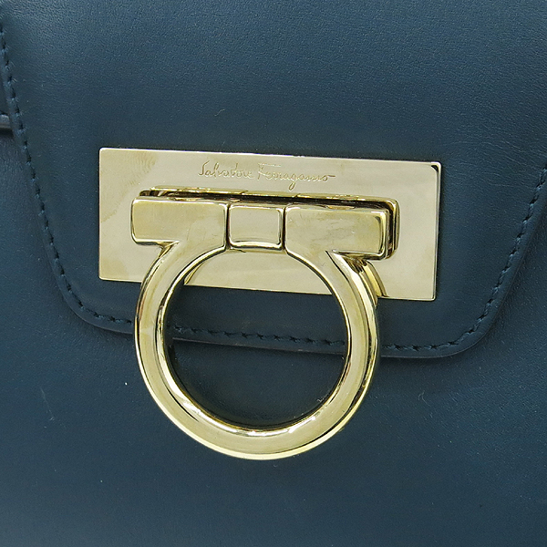 Ferragamo(��󰡸�) 21 4408 ��ũ�׸� ���� ��ġ�� ����ΰ� �� ��� �÷� Ŭ��ġ ����� �̹���4 - ���̺��� �߰���ǰ